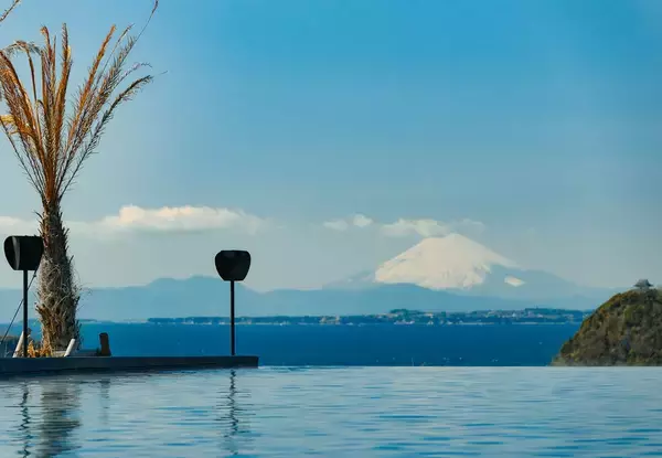 「冬のプールは、ここまで贅沢になれる BOTANICAL POOL CLUB「WINTER ESCAPE」現地レポート」の画像