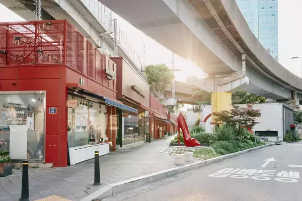 「LET ME KNOW in Seoul ｜Kehn＆Lyoが行く、カルチャーの街・聖水」の画像