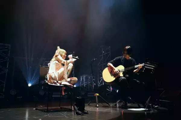 「「皆が幸せになれるように」──戦慄かなのソロワンマン＜karma with you＞（2023年6月28日＠Zepp Shinjuku）ライブレポート」の画像