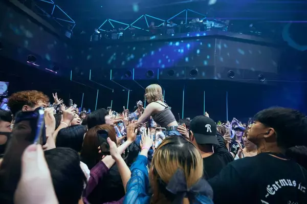 「「皆が幸せになれるように」──戦慄かなのソロワンマン＜karma with you＞（2023年6月28日＠Zepp Shinjuku）ライブレポート」の画像