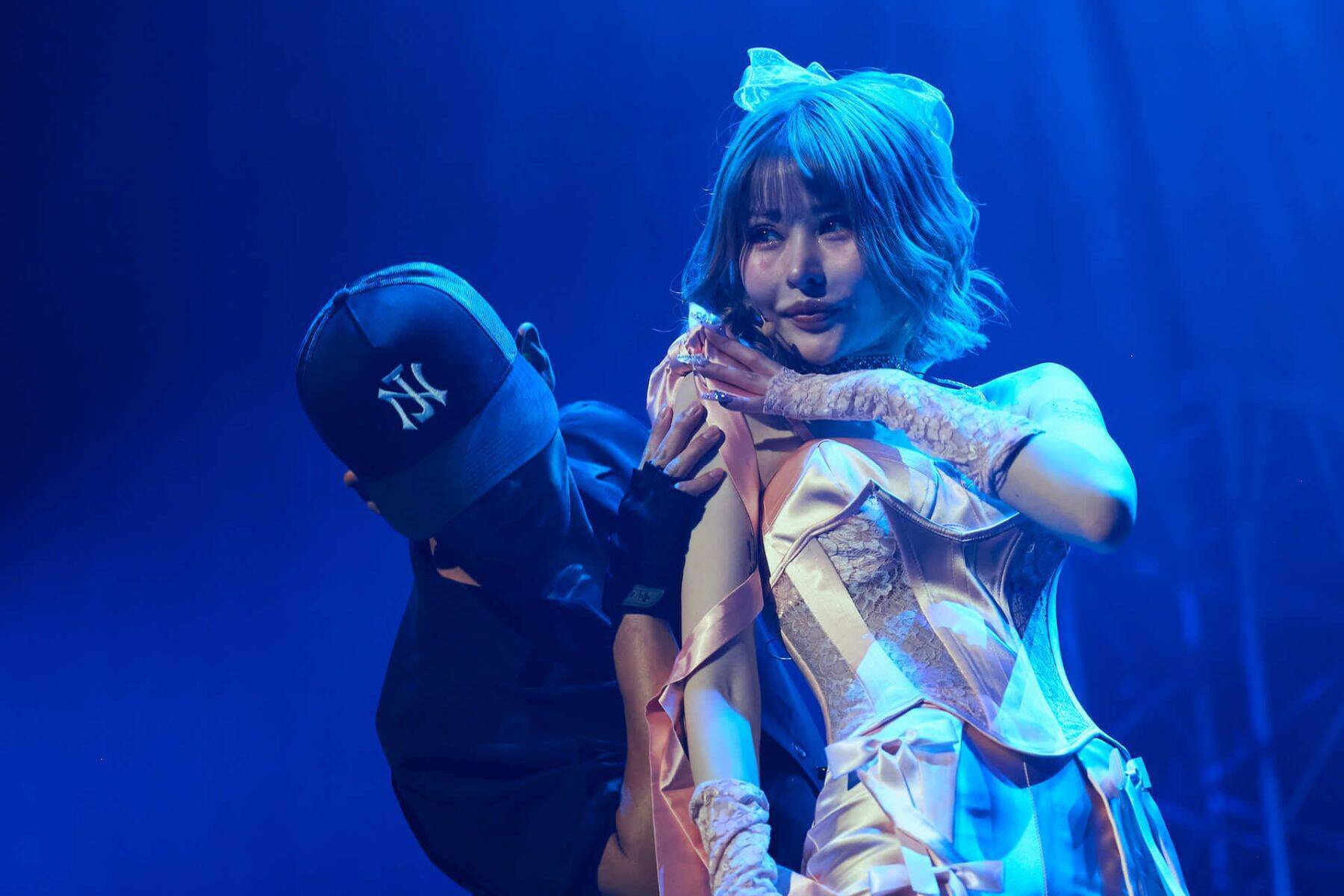 「皆が幸せになれるように」──戦慄かなのソロワンマン＜karma with you＞（2023年6月28日＠Zepp Shinjuku）ライブレポート