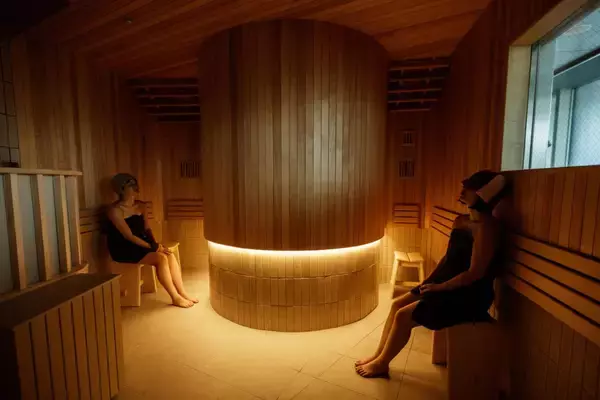 「ニュウマン高輪に新たなサウナ施設 高輪SAUNASがグランドオープン」の画像