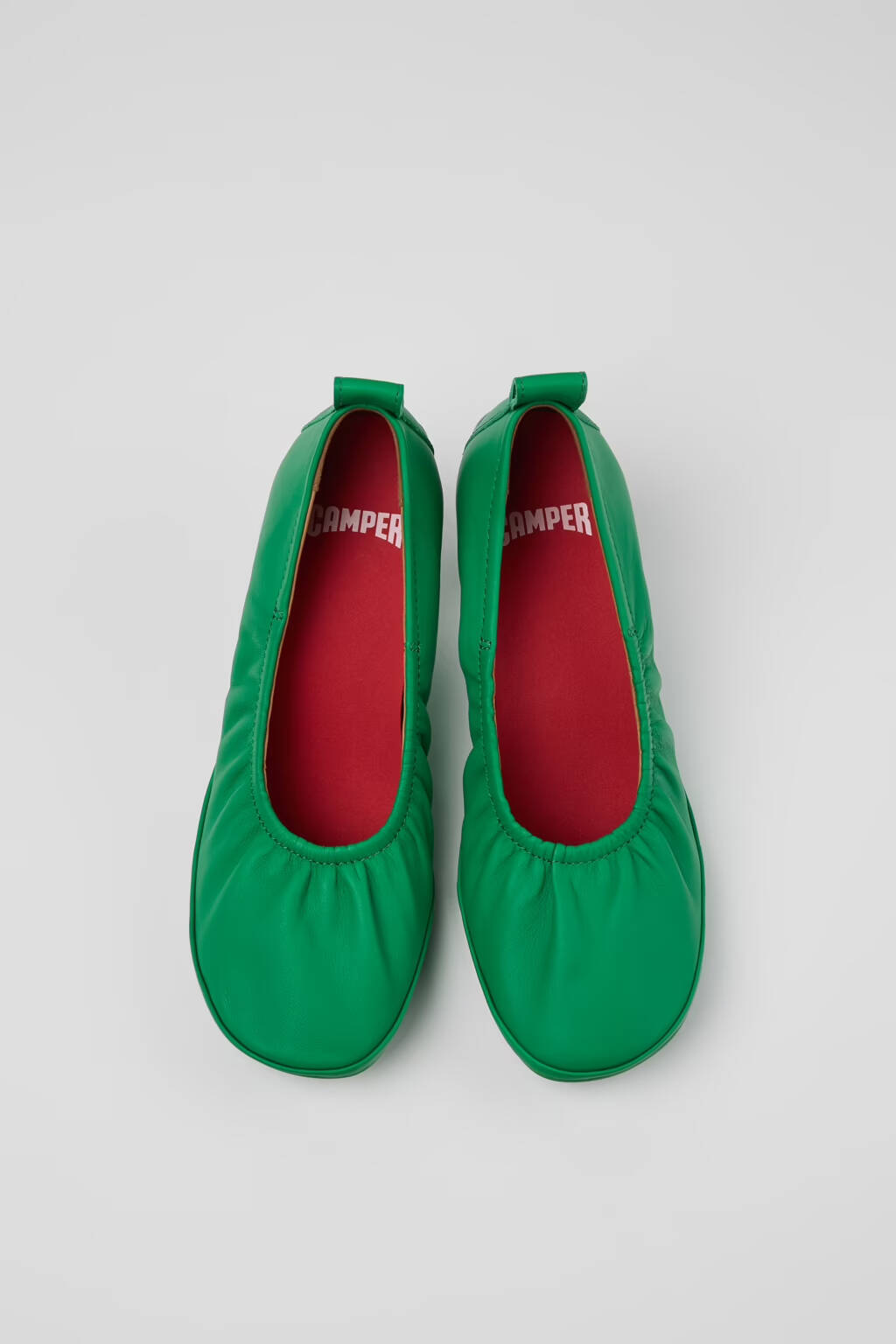 〈CAMPER〉のウィメンズシリーズ “Right”から約7年ぶりに新ヒールモデル “Right Left”が登場