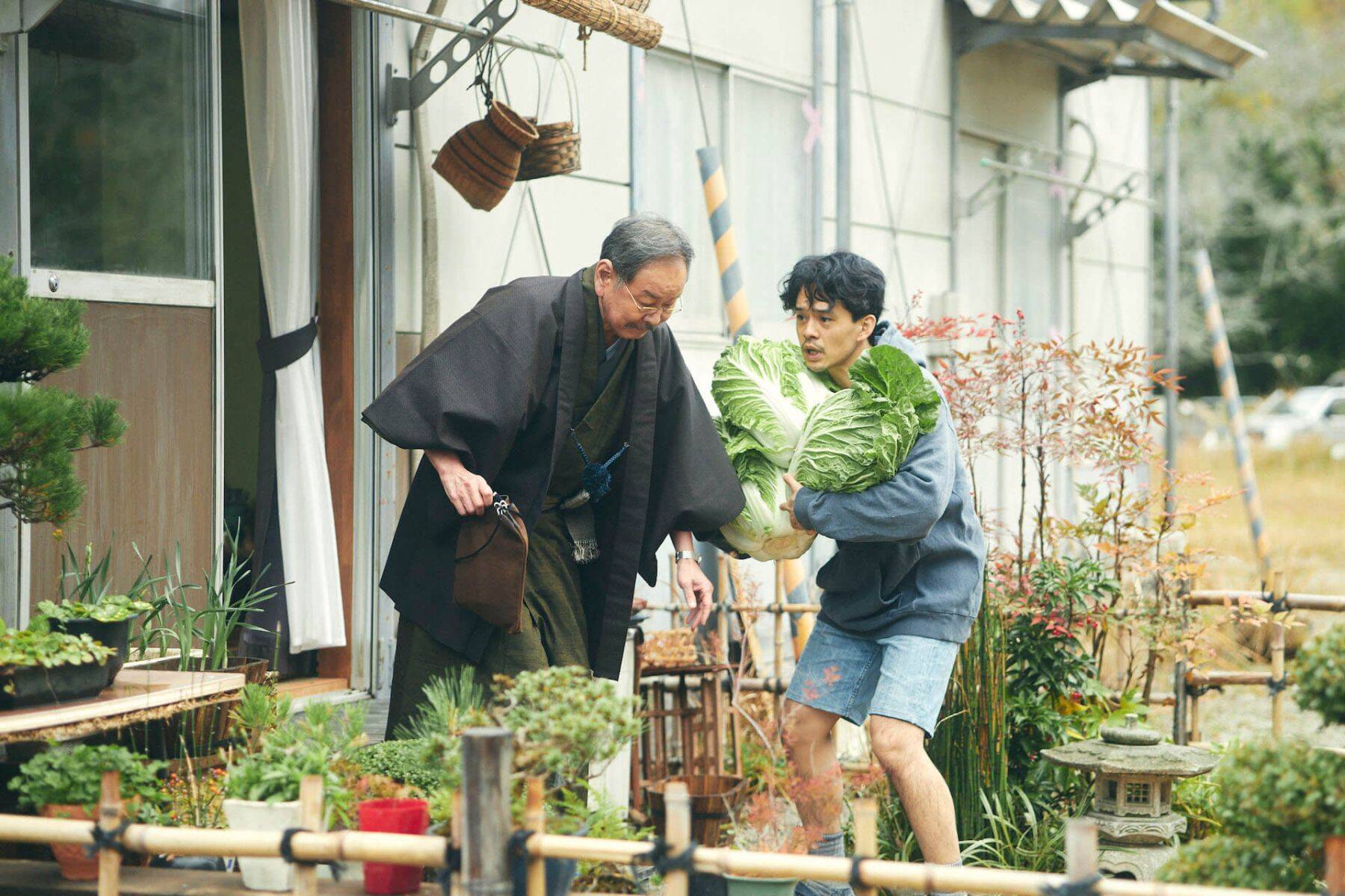 池松壮亮、仲野太賀、渡辺大知らが出演｜企画・監督・脚本 宮藤官九郎の青春群像エンターテイメント『季節のない街』本ポスター＆場面写真が一挙解禁