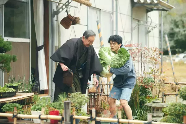 「池松壮亮、仲野太賀、渡辺大知らが出演｜企画・監督・脚本 宮藤官九郎の青春群像エンターテイメント『季節のない街』本ポスター＆場面写真が一挙解禁」の画像