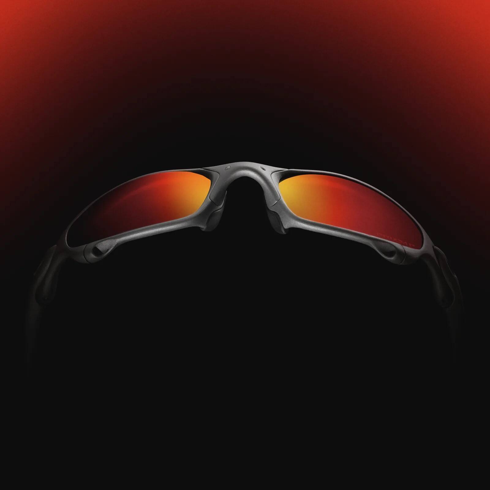 〈Oakley〉史上最も革新的なアイコン MUZM X-Metal Julietをトラヴィス・スコットが再構築