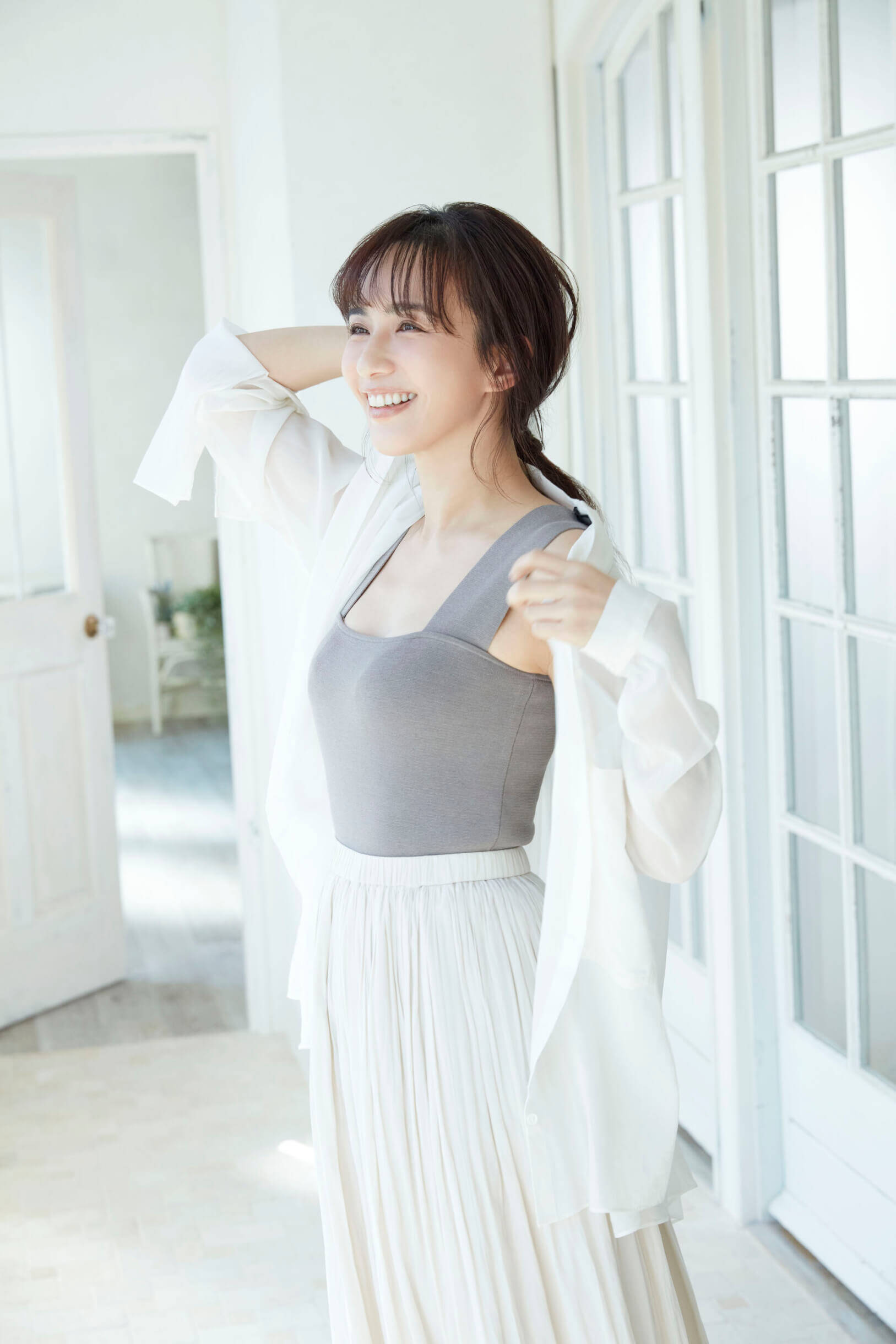 優木まおみが「365日きれいブラ」を着こなし美バストを披露｜ビジュアル・ムービーが公開