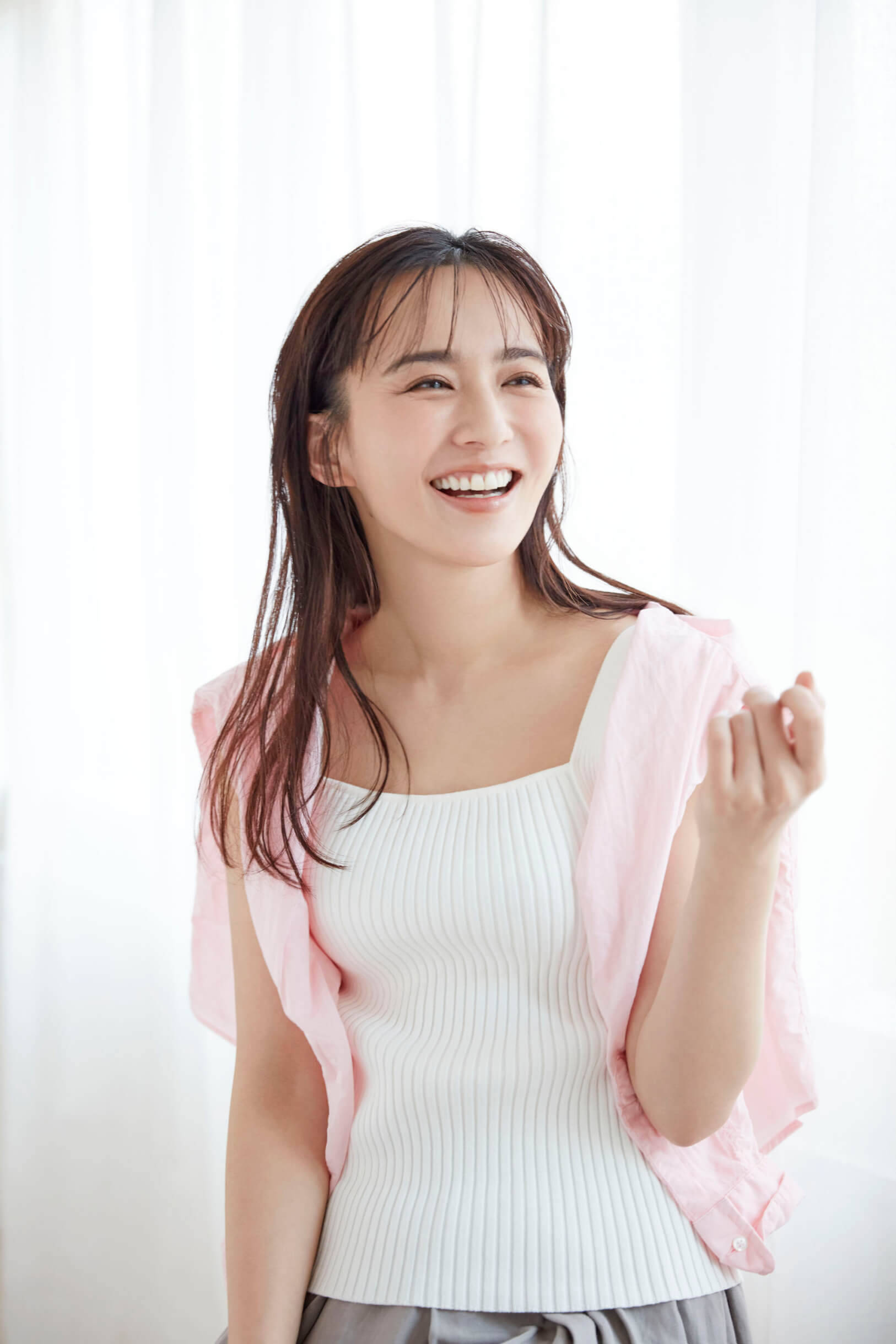 優木まおみが「365日きれいブラ」を着こなし美バストを披露｜ビジュアル・ムービーが公開