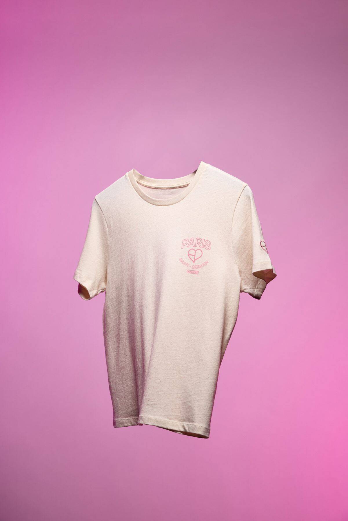 BLACKPINKがパリ・サンジェルマンとの限定カプセルコレクションをアジアツアーに向けて発売