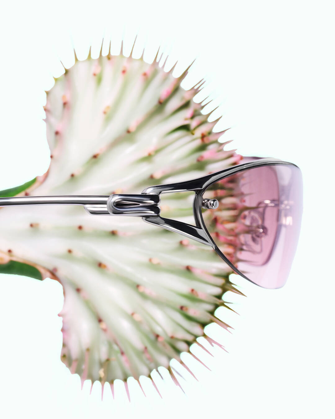 〈GENTLE MONSTER〉がFKA twigsを起用した2026 BOUQUETコレクションのキャンペーンを公開