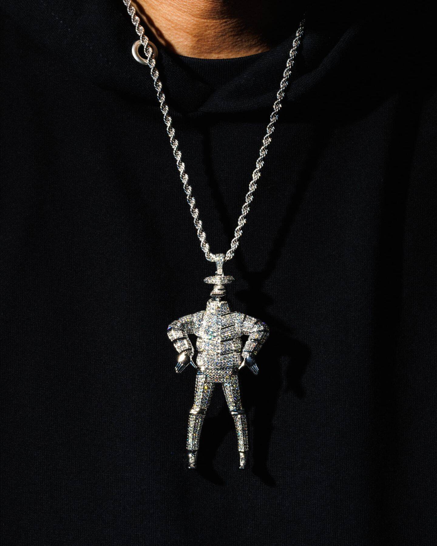 彫刻家 小畑多丘と日本のハイエンドジュエラー〈COREJEWELS〉による“身につける彫刻”が発売