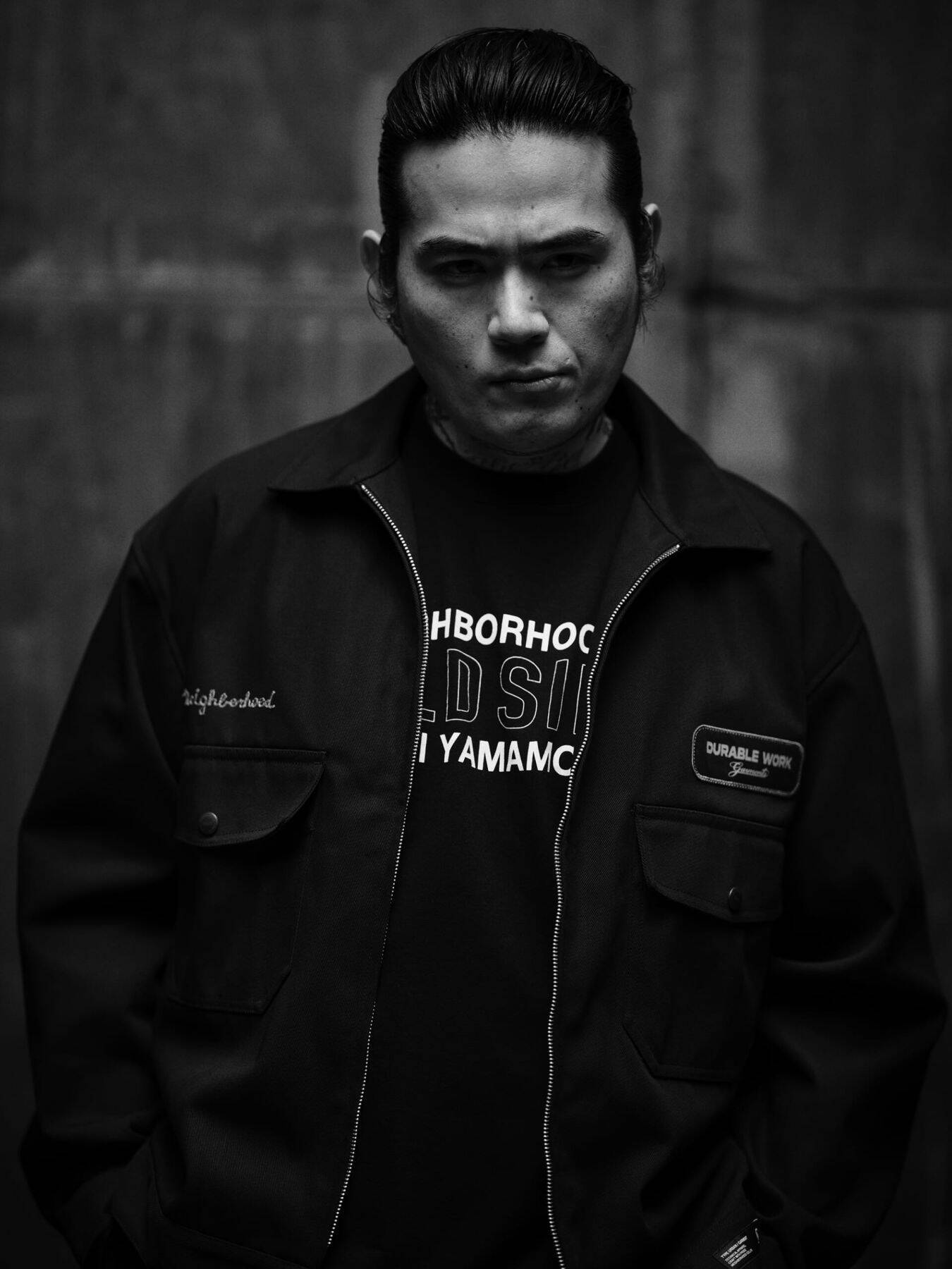 〈WILDSIDE YOHJI YAMAMOTO〉が〈NEIGHBORHOOD®︎〉との初となるコラボコレクションを発売 | ビジュアルには高岩遼をモデル起用