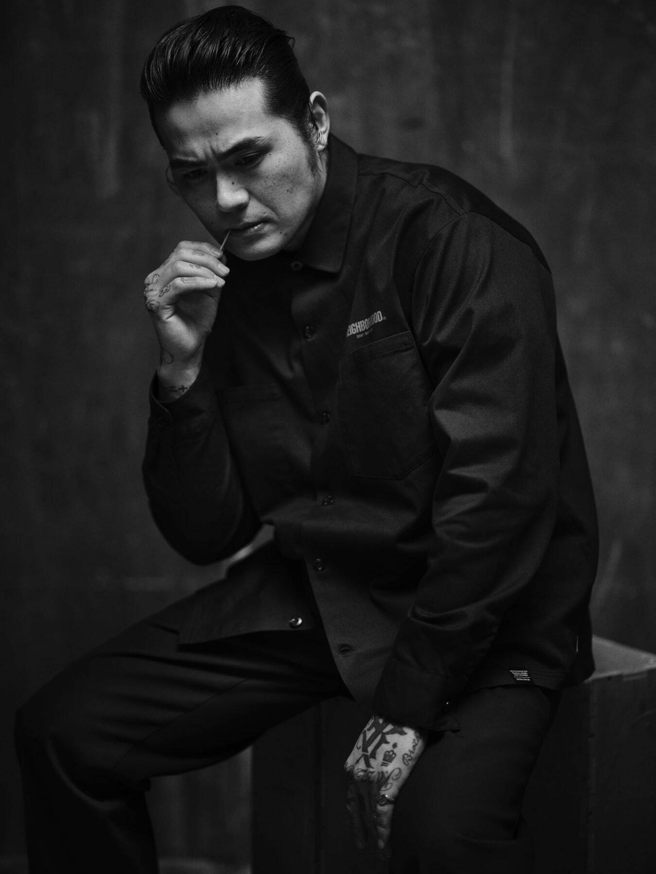 〈WILDSIDE YOHJI YAMAMOTO〉が〈NEIGHBORHOOD®︎〉との初となるコラボコレクションを発売 | ビジュアルには高岩遼をモデル起用