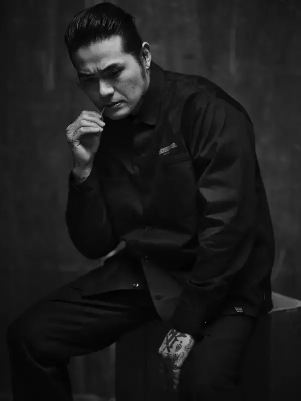 「〈WILDSIDE YOHJI YAMAMOTO〉が〈NEIGHBORHOOD®︎〉との初となるコラボコレクションを発売 | ビジュアルには高岩遼をモデル起用」の画像