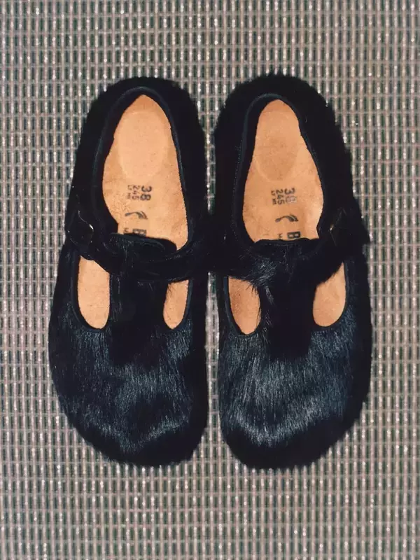 「〈BIRKENSTOCK〉とオーストラリア発の〈Song for the Mute〉によるコラボフットウェアが発売」の画像