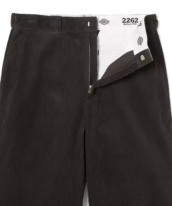 「〈N.HOOLYWOOD COMPILE〉が〈Dickies〉との最新コラボ874を発売」の画像