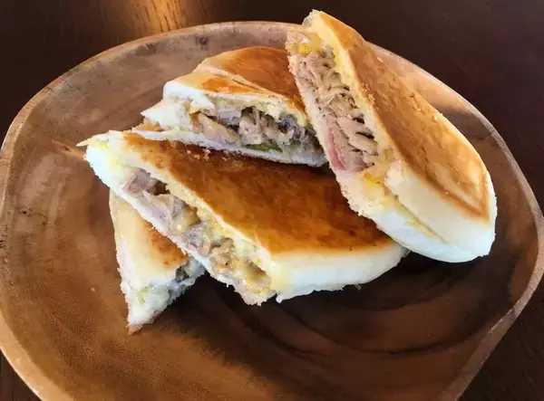 「ローカル × ローカルの妙味、フジロックで味わいたい音楽とグルメのマリアージュ5選」の画像