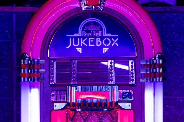 「優里のステージをみんなで創り上げる＜Red Bull Jukebox 2023＞、コラボゲストに渋谷龍太（SUPER BEAVER）が決定」の画像