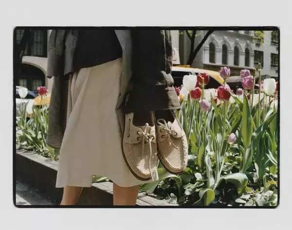 「SPERRYとニューヨークのColboによるコラボ第3弾。名作ボートシューズがイタリア製ジュートやリネンを纏い待望の日本初展開」の画像