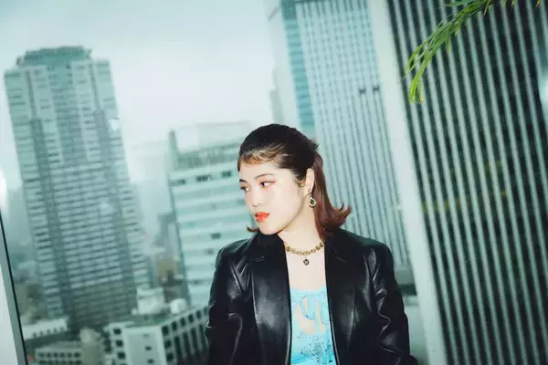 「言葉にできない”音楽そのもの”を信じて――MoMoが『BLUE DREAM』で踏み出す新章」の画像