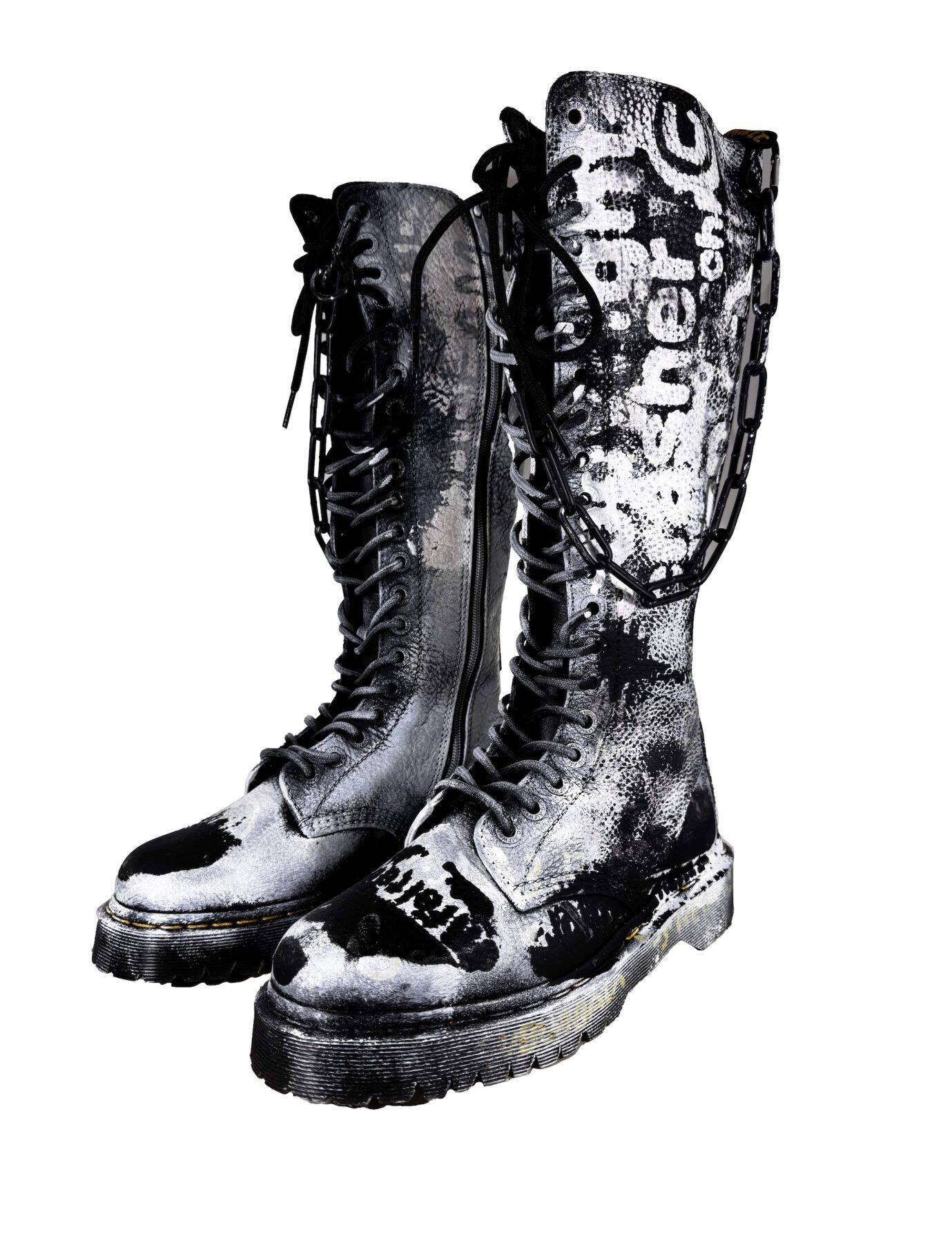 アーティスト Wataru Komachiによる個展＜SWEET DREAMS＞がDr. Martens SHOWROOM TYOにて開催