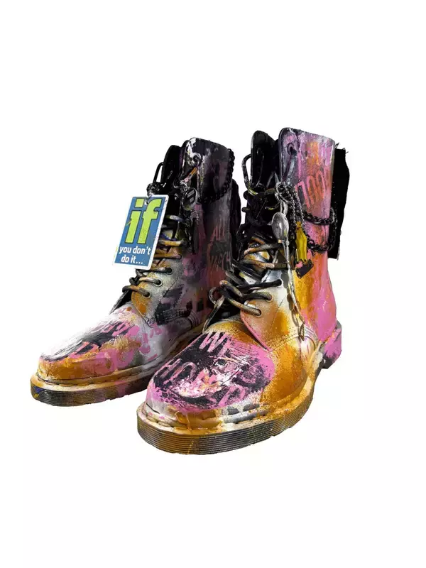 「アーティスト Wataru Komachiによる個展＜SWEET DREAMS＞がDr. Martens SHOWROOM TYOにて開催」の画像