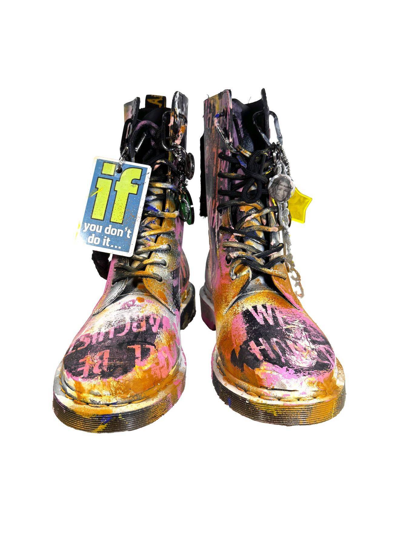 アーティスト Wataru Komachiによる個展＜SWEET DREAMS＞がDr. Martens SHOWROOM TYOにて開催