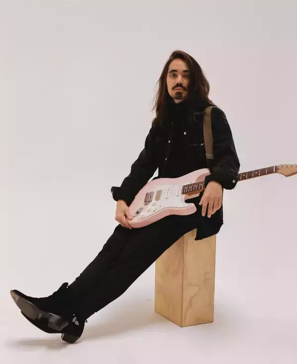 「世界を魅了するギタリスト・マテウスアサトのデビューアルバムの発売が決定! 先行シングルも発表。」の画像