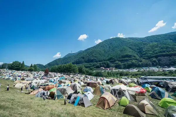 「HOW TOフジロック2026： 実はハードルが低い？初心者でも安心なフジロック「カジュアルキャンプ」のススメ」の画像