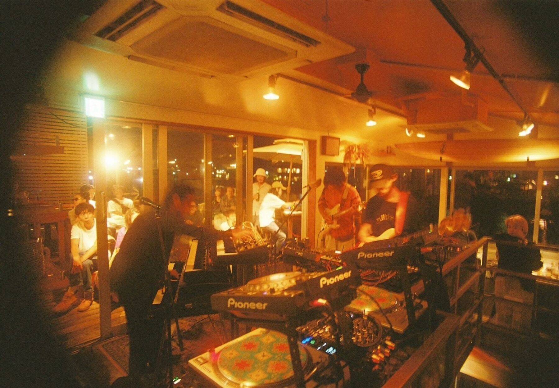 レポート｜Hair Studio「UISCE」 OPENING PARTYにBIM、in-d、maya ongakuらが出演