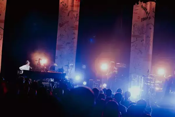 「LIVE REPORT：日食なつこ＜蒐集大行脚-extra-＞｜“親密な信頼感”で満たされた音楽の対話━━そして春の物語へ」の画像