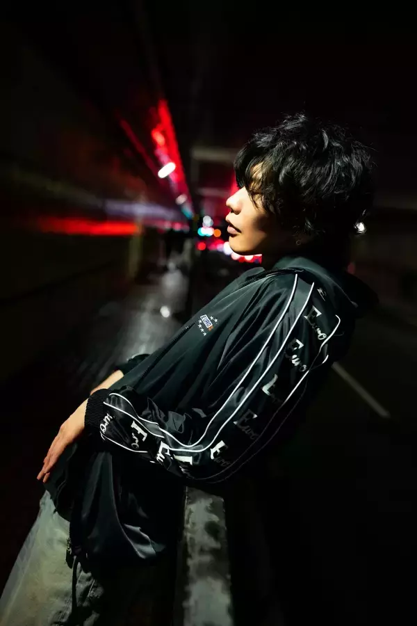 国内アーティスト史上初の快挙！米津玄師「KICK BACK」、SpotifyグローバルチャートTOP50にランクイン！