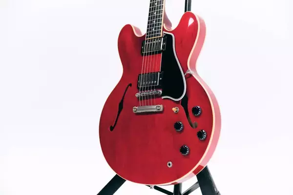 「バンドの楽しさや痛快さを教えてくれる｜サバシスター × ギブソン特別インタビュー」の画像