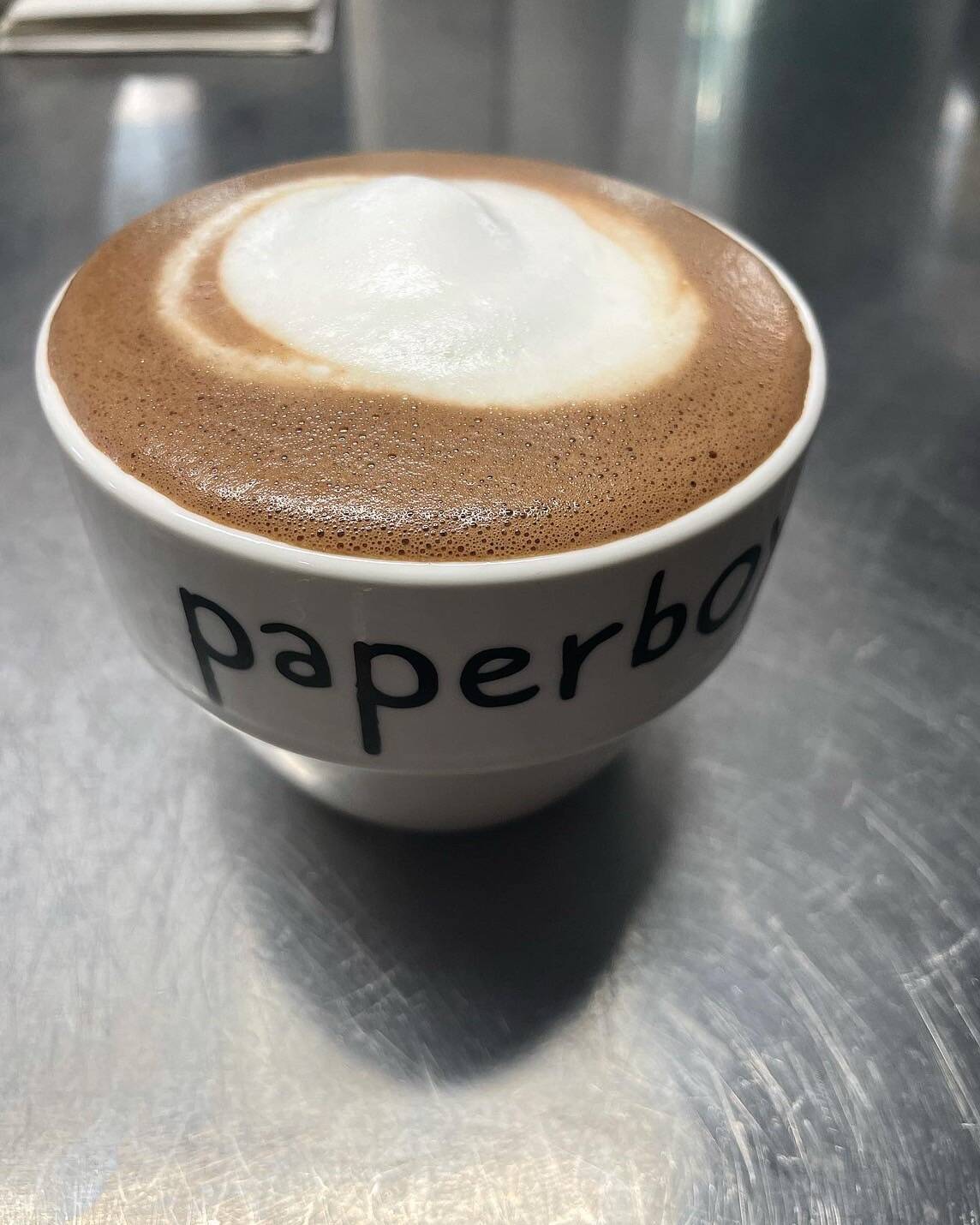 〈Setinn〉とフランス・パリのカフェ『paperboy』が東京・千駄ヶ谷に初の実店舗をオープン