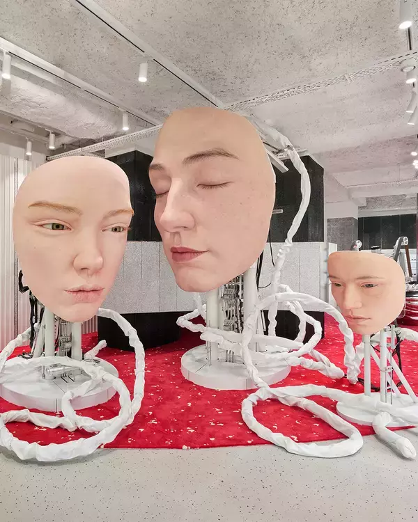 「〈GENTLE MONSTER〉がフランス・パリ初のフラッグシップストアをオープン」の画像