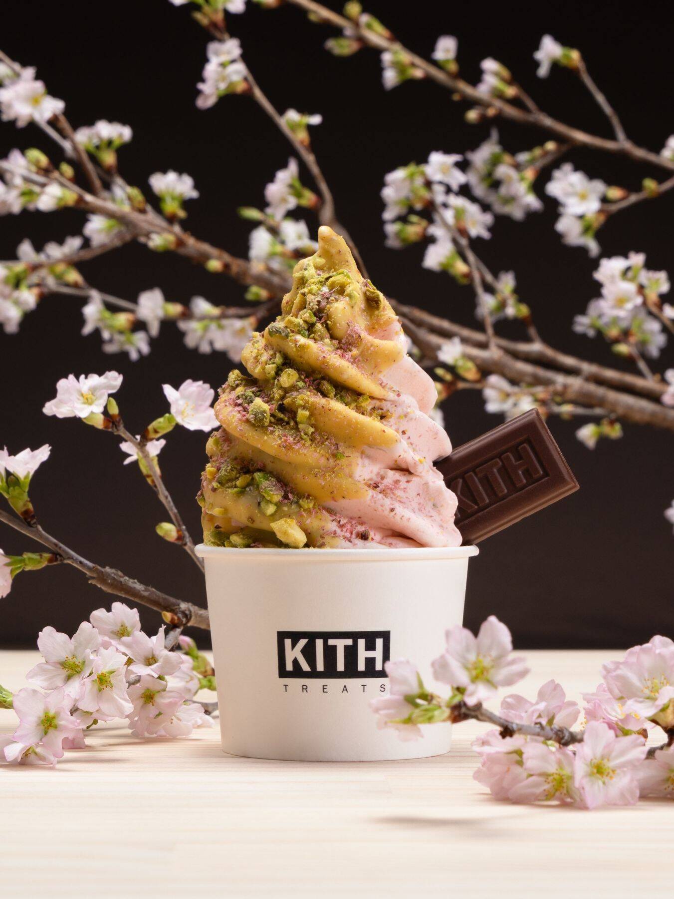 Kith Treatsが日本の春をテーマとした“Treats Sakura 2026”と“Treats Swirlation”を発表