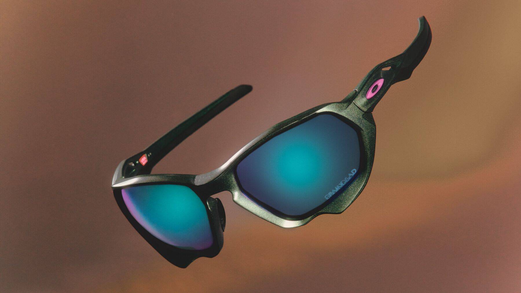 BRAIN DEADとOAKLEYによる初のアイウェアコラボレーションが発売 