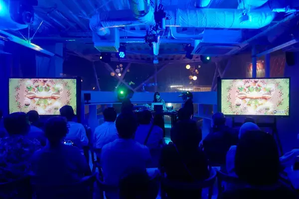 【INTERVIEW】大阪万博スイスパビリオンを彩る、音と光のセッション──江原彩子、畠山地平、安河内秀太による特別ライブの舞台裏