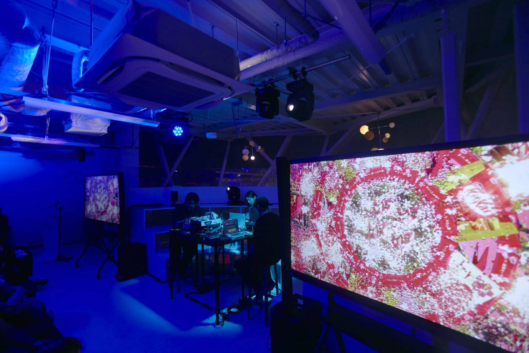 【INTERVIEW】大阪万博スイスパビリオンを彩る、音と光のセッション──江原彩子、畠山地平、安河内秀太による特別ライブの舞台裏