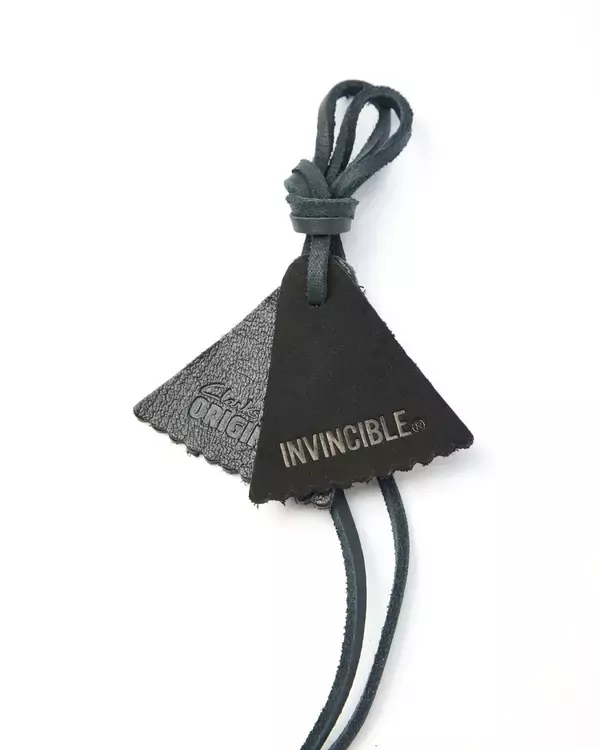 「〈Clarks Originals〉が台湾発のセレクトショップ「INVINCIBLE®」との初コラボを発表」の画像