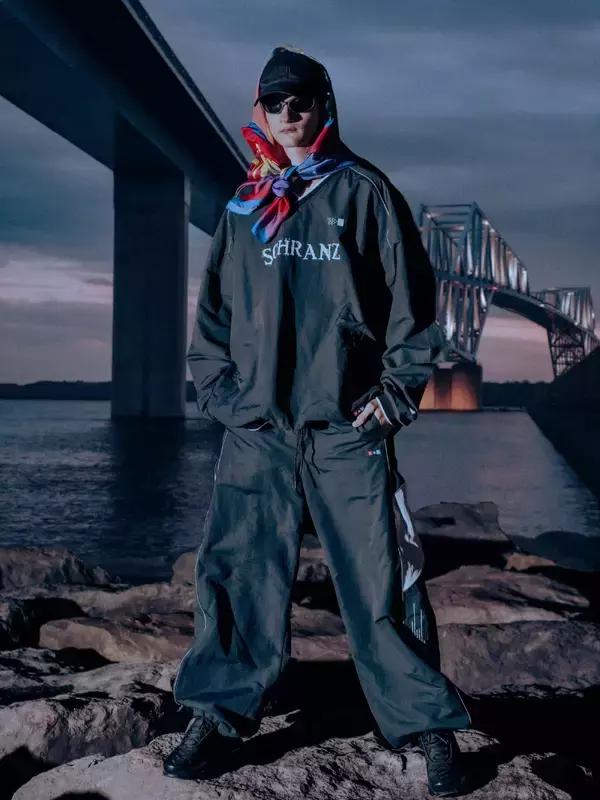 「デザイナー 木村優によるブランド〈KIMRA〉が2026年秋冬コレクションを発表」の画像