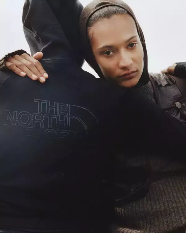 「〈The North Face〉が〈Cecilie Bahnsen〉とのコラボプロジェクト第2弾を発売」の画像