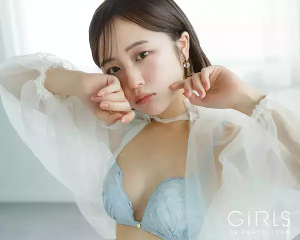 「“レース生地がほんのり透けて…”｜井上咲楽＆なえなの魅せるランジェリースタイル」の画像