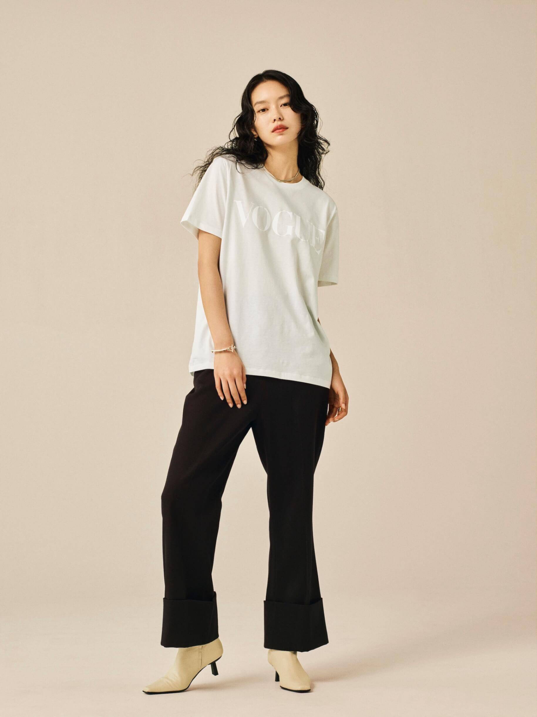 『VOGUE JAPAN』発の公式アパレルライン日本上陸｜Tシャツ、スウェット、パーカがラインナップ