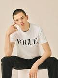 「『VOGUE JAPAN』発の公式アパレルライン日本上陸｜Tシャツ、スウェット、パーカがラインナップ」の画像4