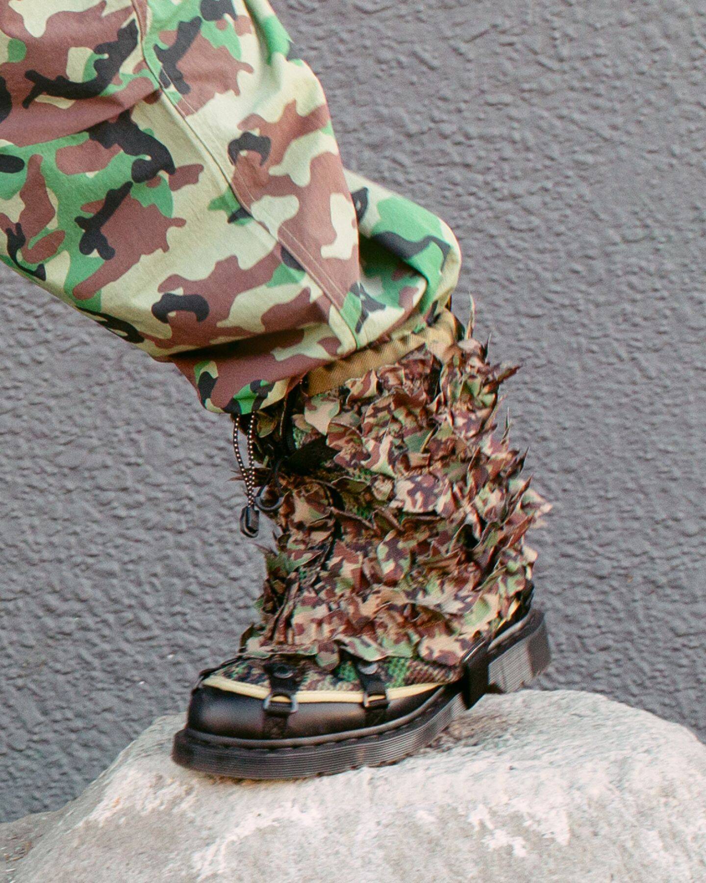 〈Dr. Martens〉が〈BABYLON〉との壮大なアウトドアシーンに着想した最新コラボを発表