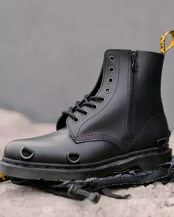 「〈Dr. Martens〉が〈BABYLON〉との壮大なアウトドアシーンに着想した最新コラボを発表」の画像