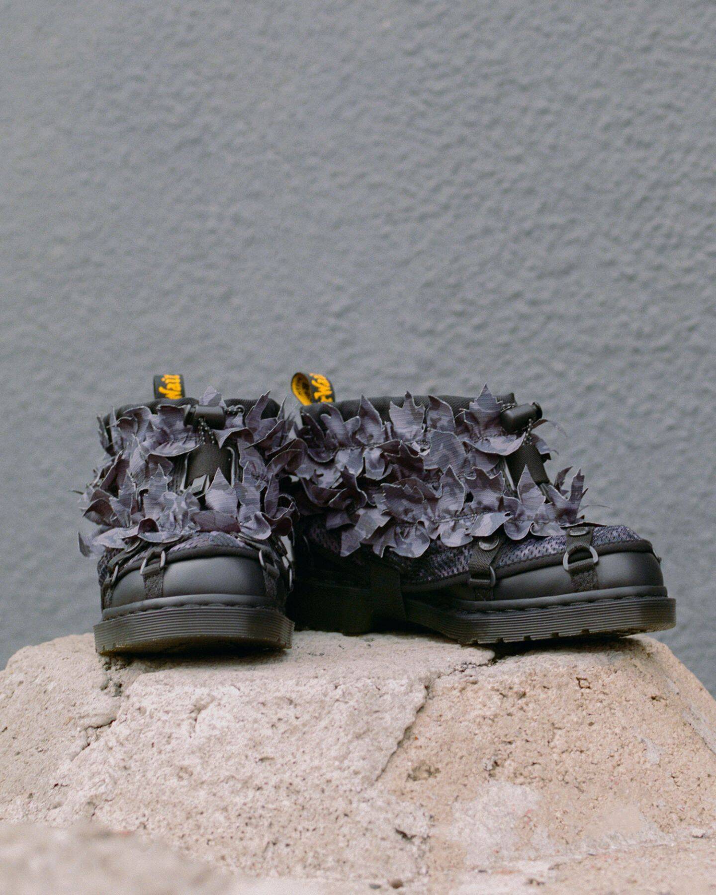 〈Dr. Martens〉が〈BABYLON〉との壮大なアウトドアシーンに着想した最新コラボを発表