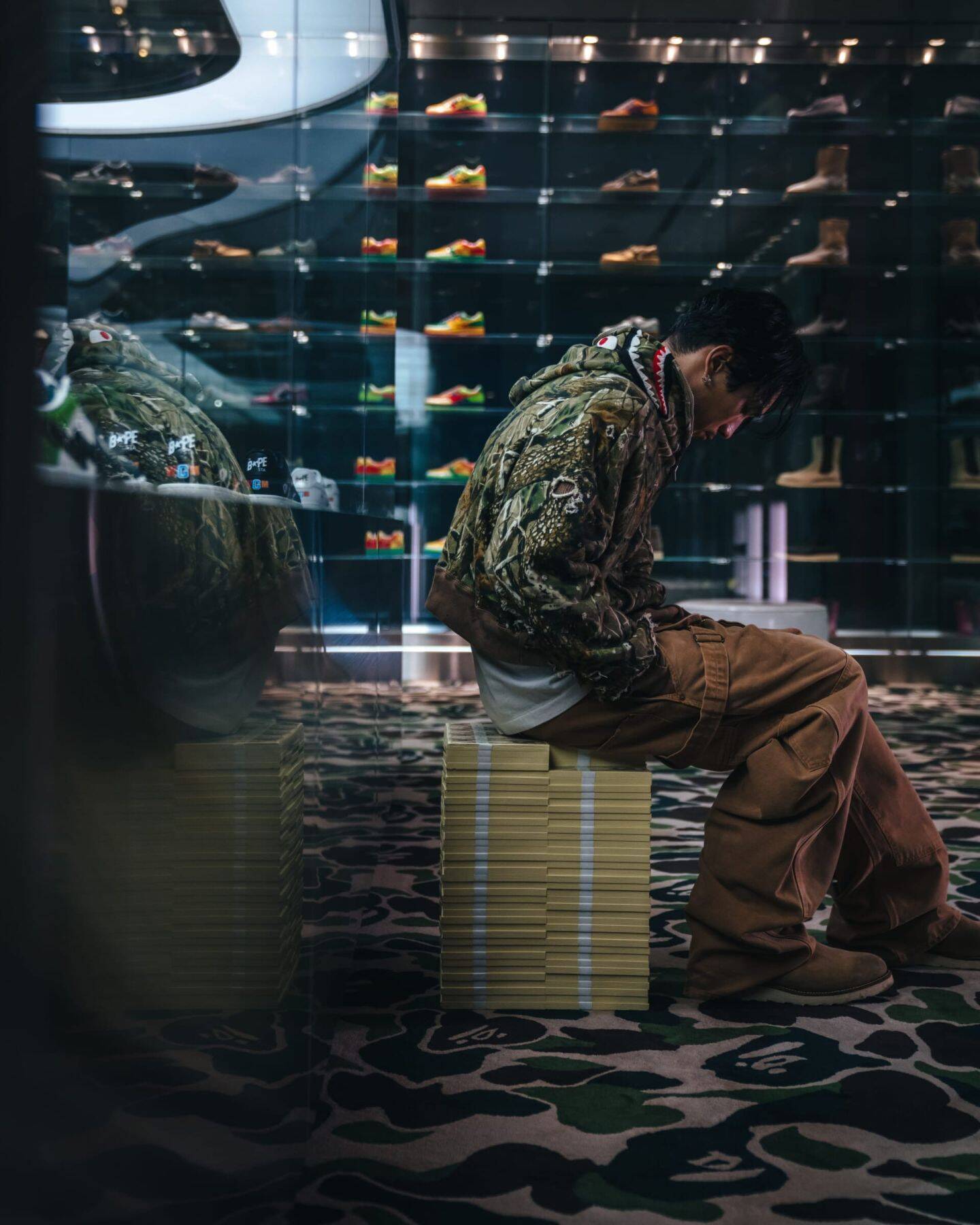 〈A BATHING APE®〉が〈©SAINT Mxxxxxx〉とのコラボコレクション第5弾を発売