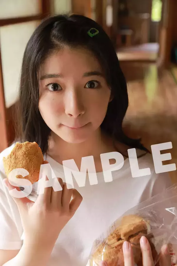 「現役女子高生声優が“お風呂上りを思わせる濡れ髪…”進藤あまね1st写真集カット＆発売記念イベントも」の画像